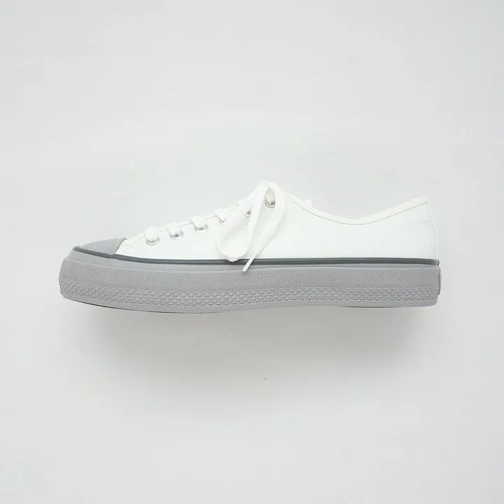 GD00211 SNEAKERS