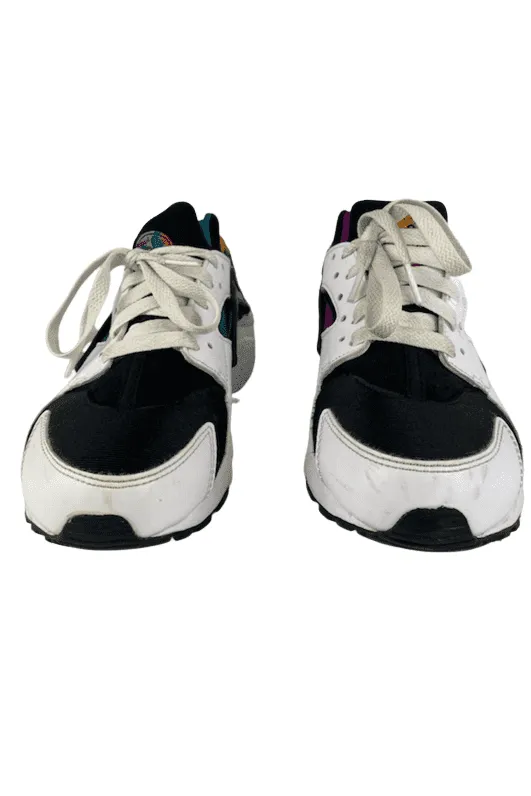 Nike girls multicolor sneakers size 5.5Y
