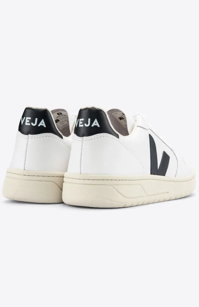 V-10 Leather sneaker White Black